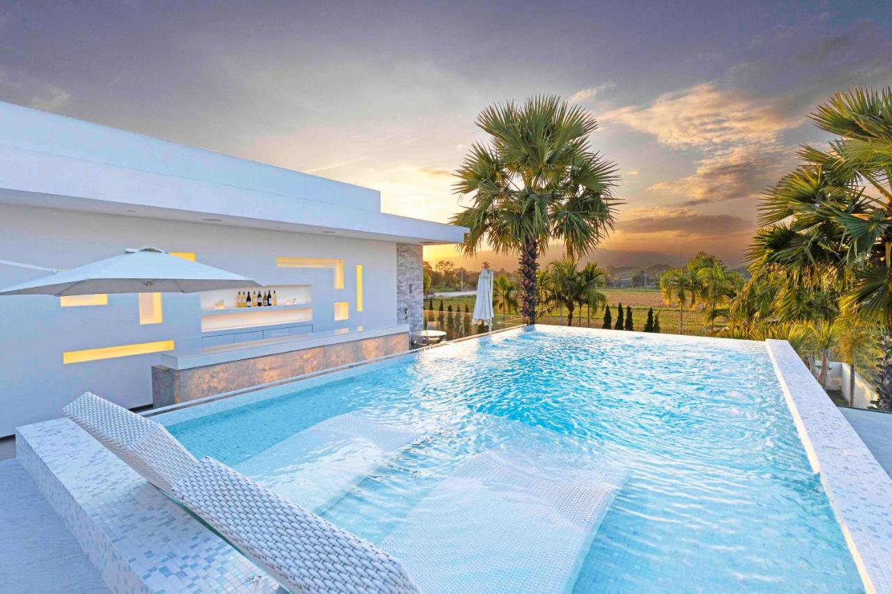 Palm Villa - Award Winning Modern Luxury & Exclusive Villa Resort Chiang Mai Bagian luar foto