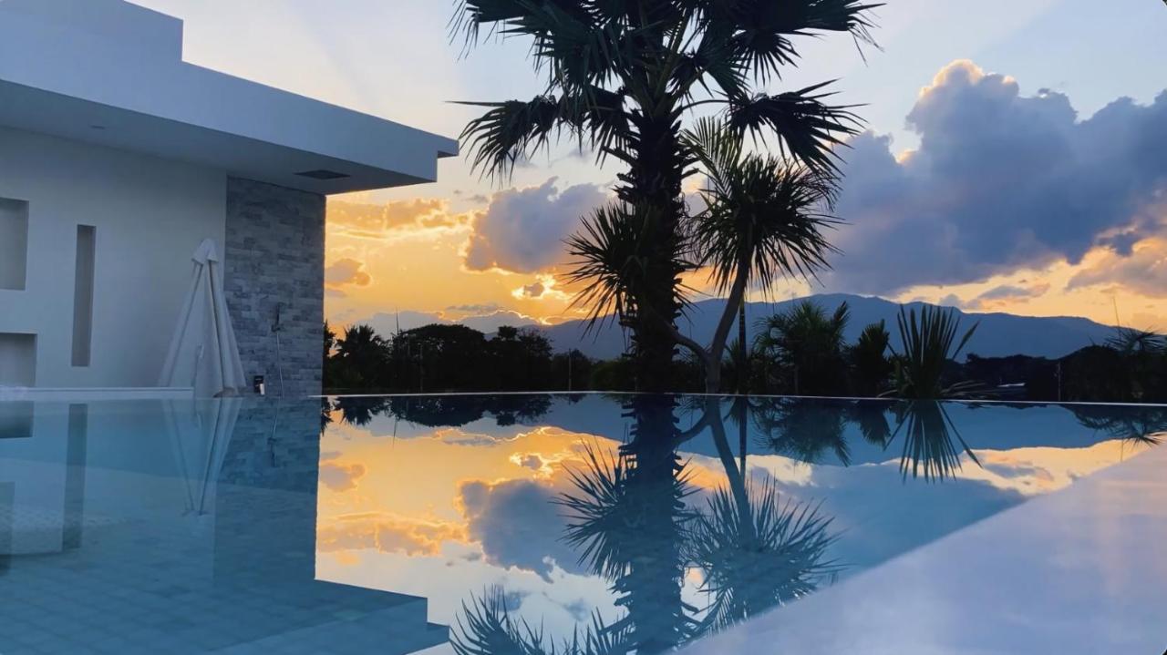 Palm Villa - Award Winning Modern Luxury & Exclusive Villa Resort Chiang Mai Bagian luar foto